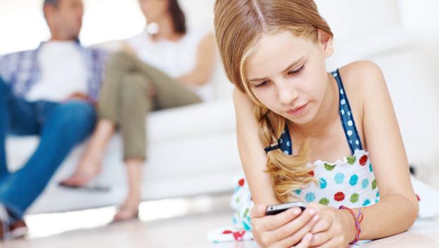 Πώς να επιλέξετε ένα κινητό τηλέφωνο για ένα παιδί;